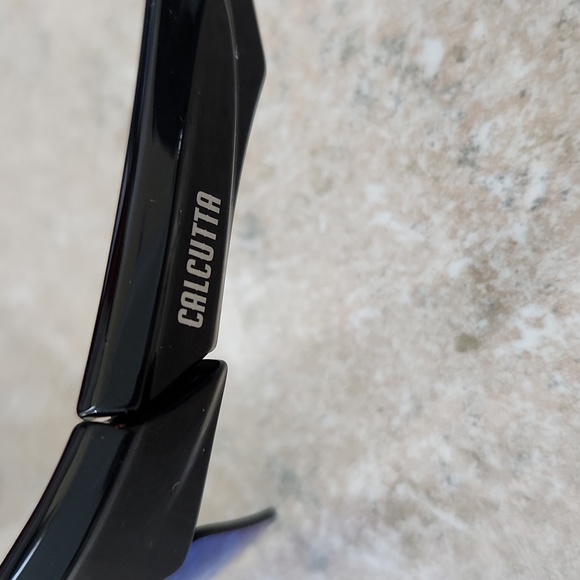 CALCUTA Sunglasses - Picture 3 of 3